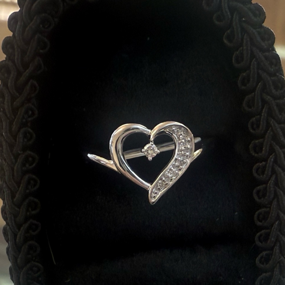 Natural diamond and heart sterling silver ring